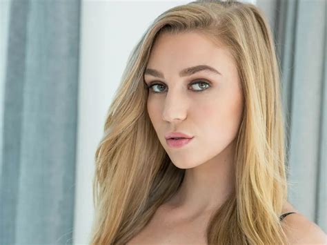 kendra sunderland tushy